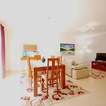 Casa Margarida Holiday home *